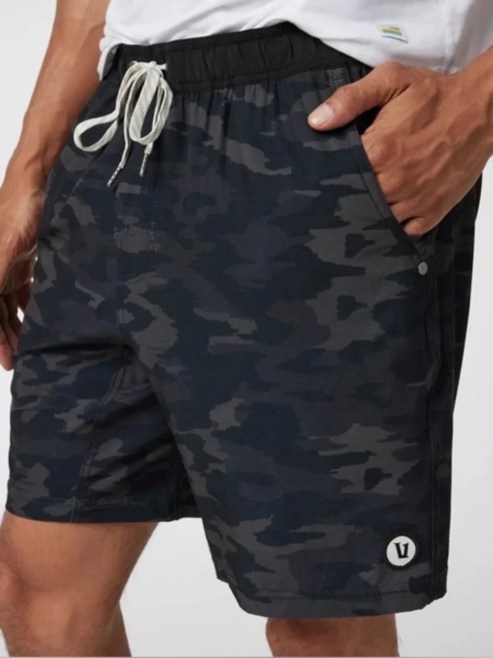 Vuori Kore Short Black Watercolor Camo size xxl men’s